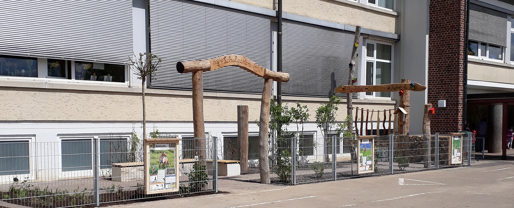 Grundschule Haldenschule Rommelshausen - Sliderbild Schulgebäude