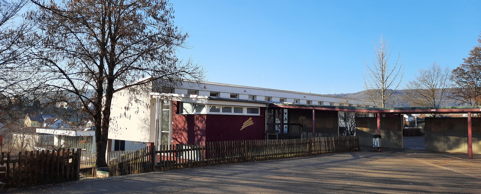Grundschule Haldenschule Rommelshausen - Bild Schulgebäude